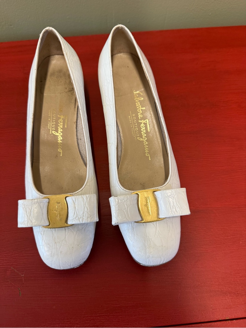Salvatore Ferragamo White Leather Vara Bow Flats with Gold Accent